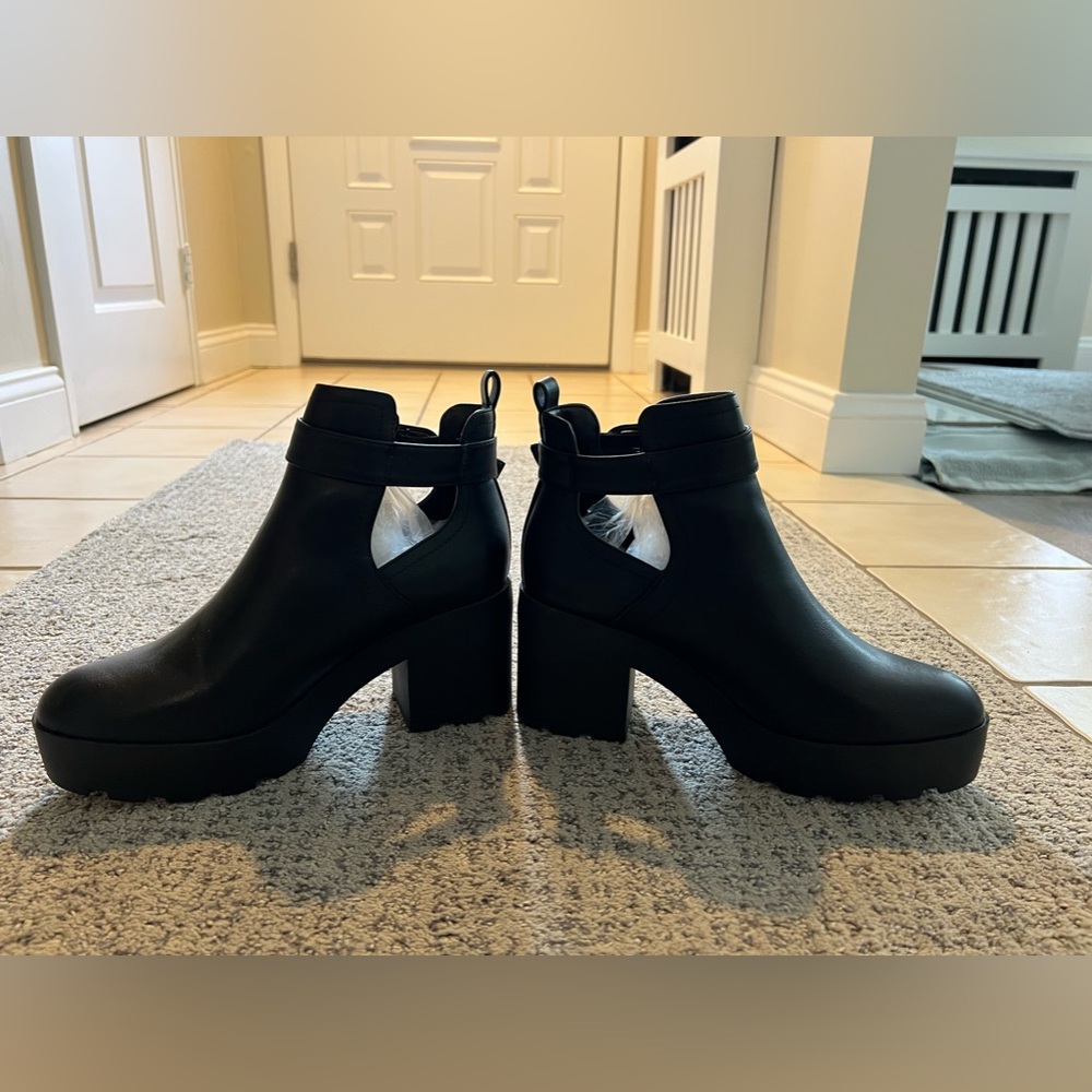 Bamboo Cut Out Moto Boots